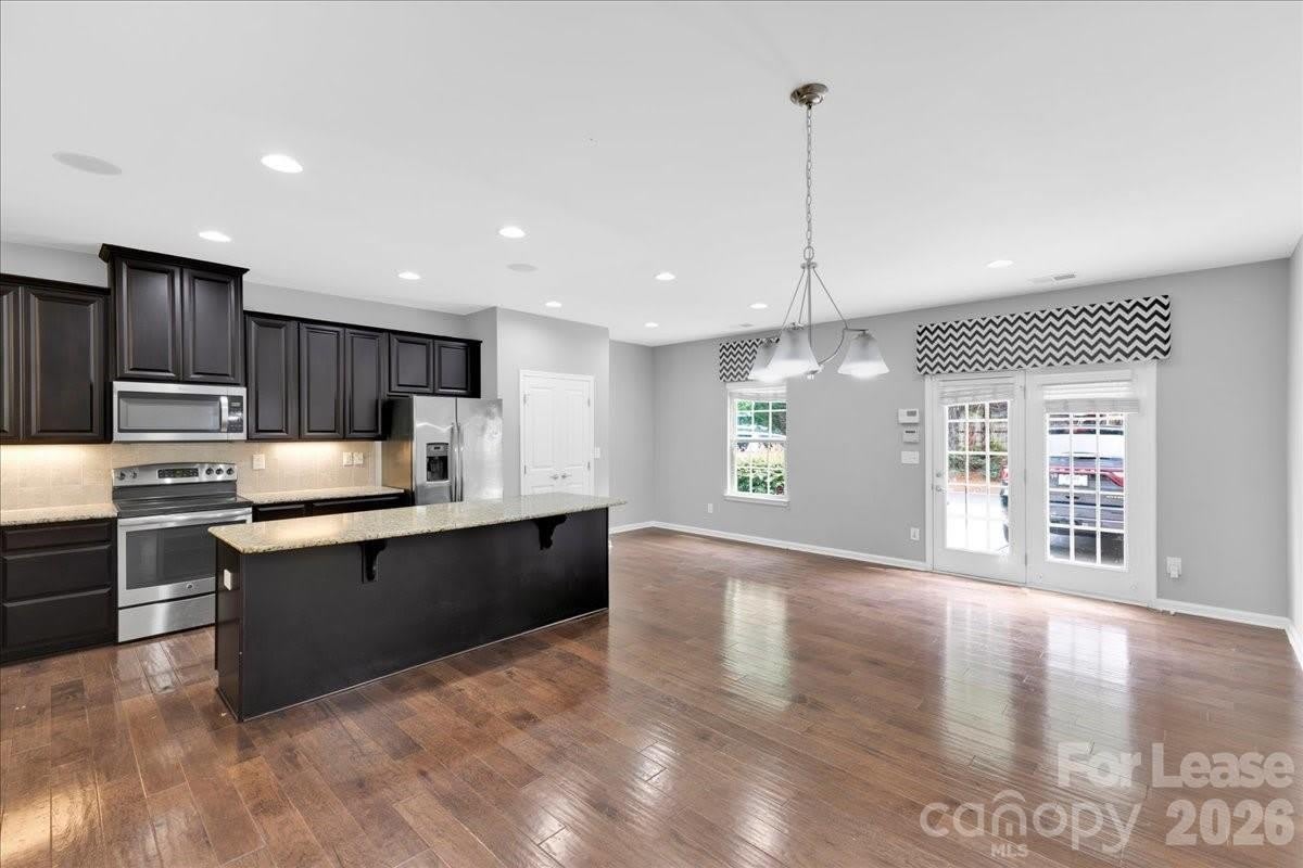 1935 Fleetwood Drive – photo 3