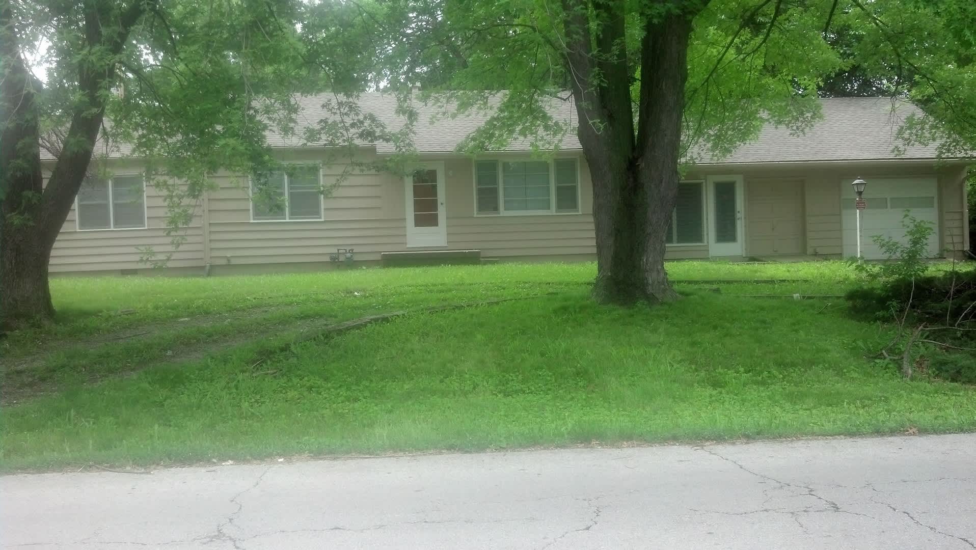 10415 Crystal Ave – photo 1