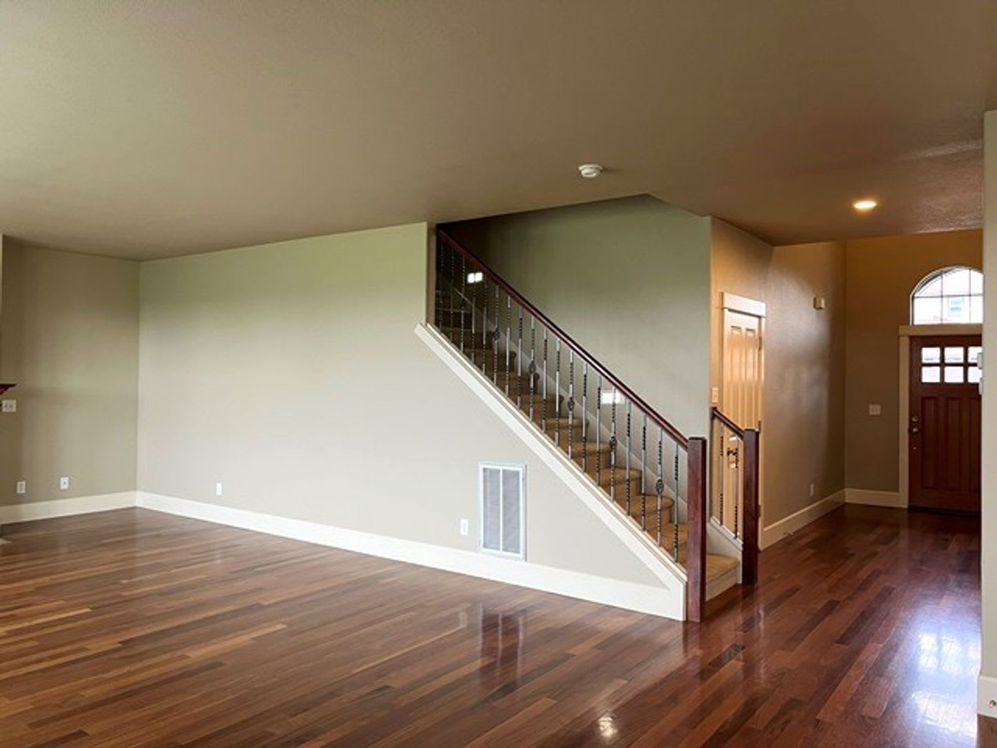 4Bd 2 5Ba Two Story House Available Mid October – photo 3