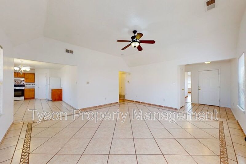 419 Sawtooth SE – photo 3