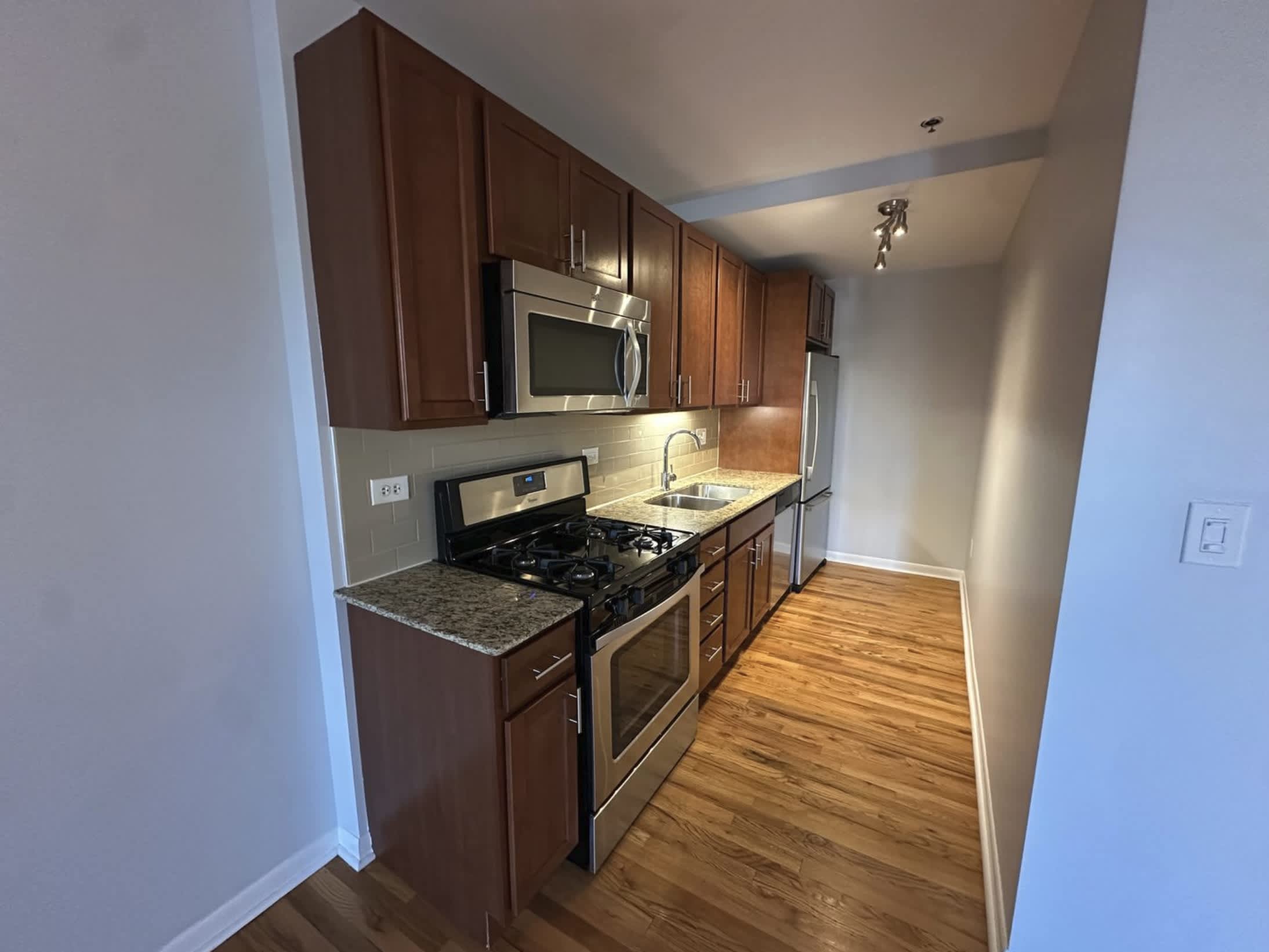 1337 W Fargo Ave – photo 3