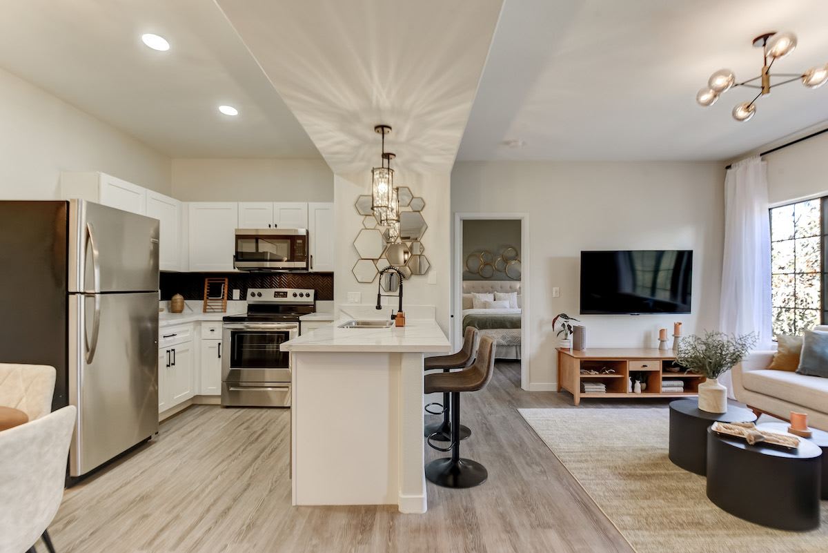2071 Hussium Hills Street – photo 4
