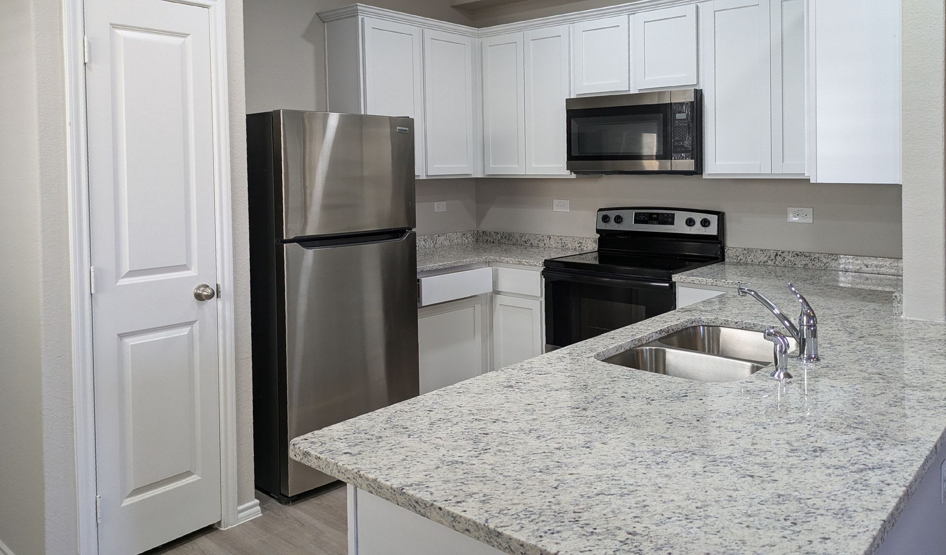 5330 Lisa Point – photo 3