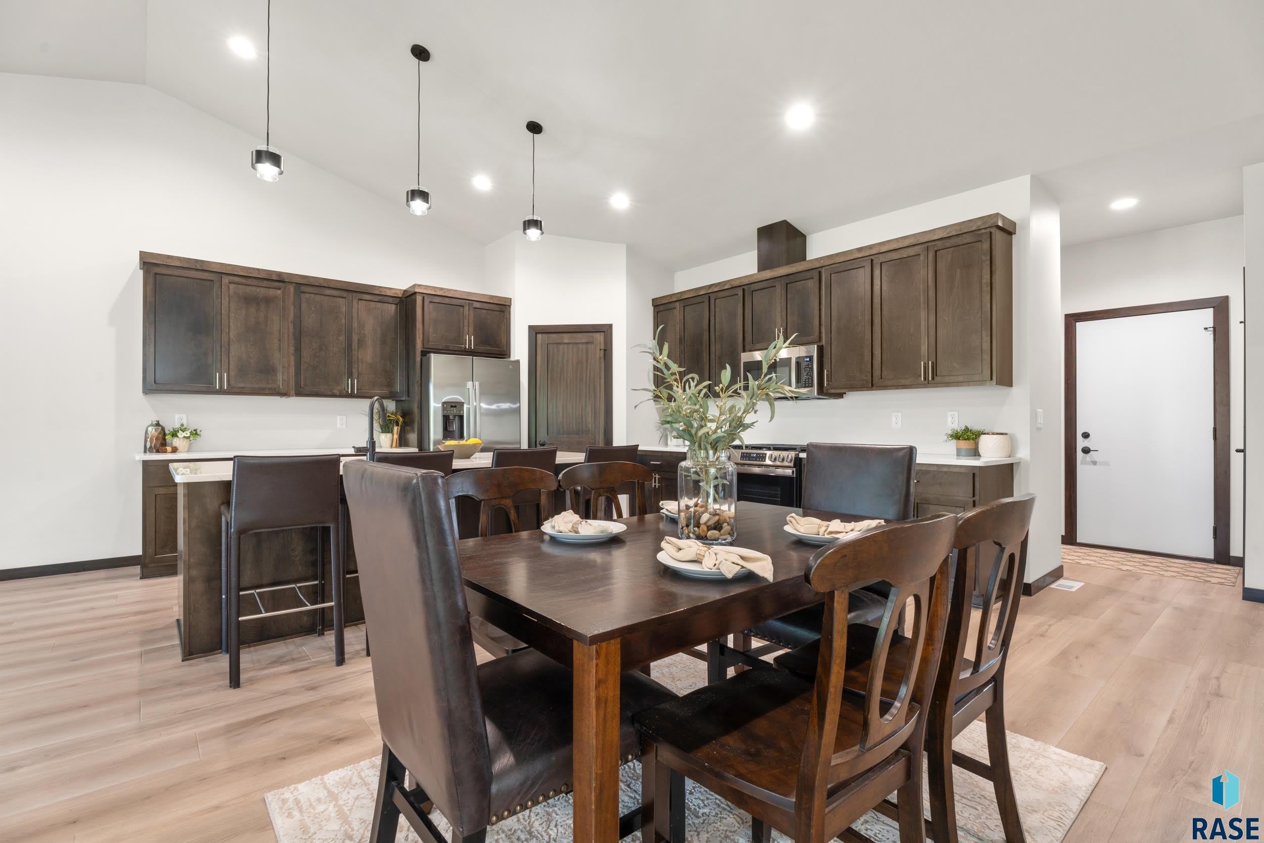 1113 S Foss Ave – photo 4