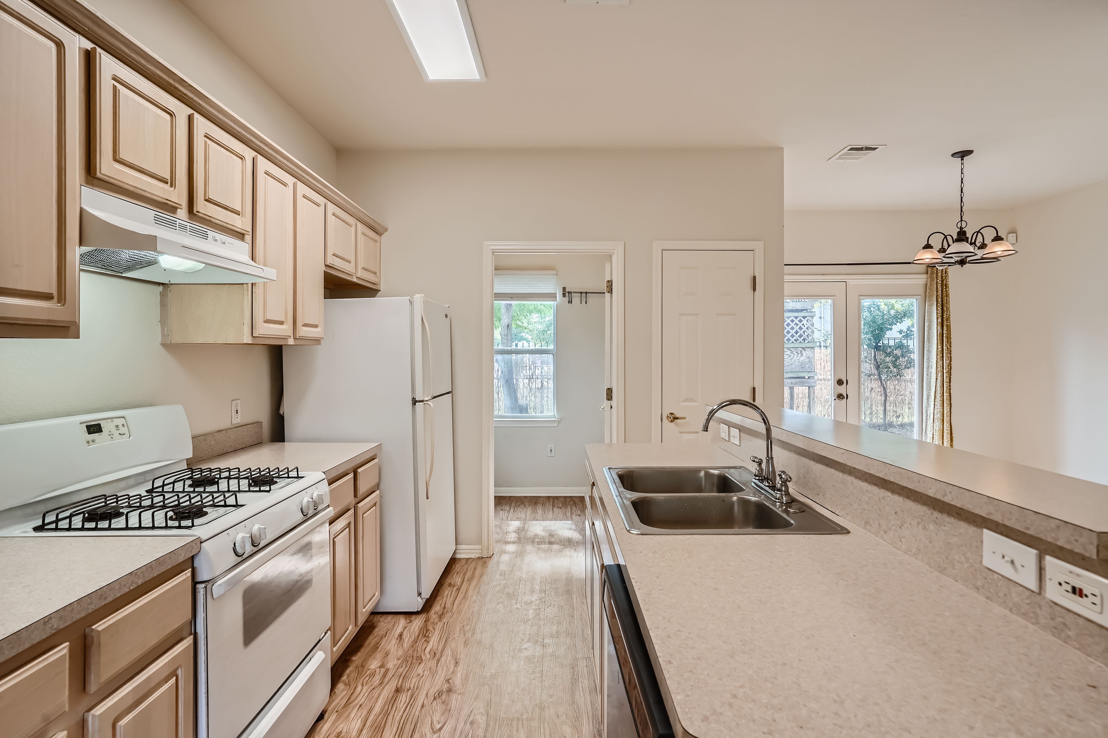 2303 Santa Rita Street – photo 4