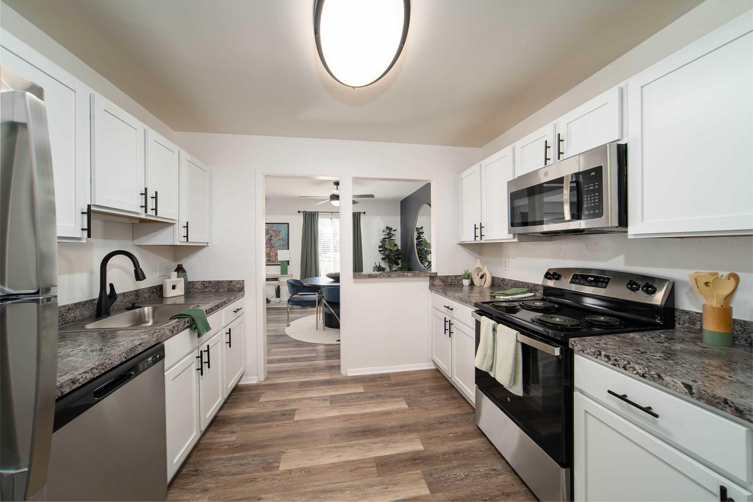 The Crossroads At Southfield Apartments – photo 2