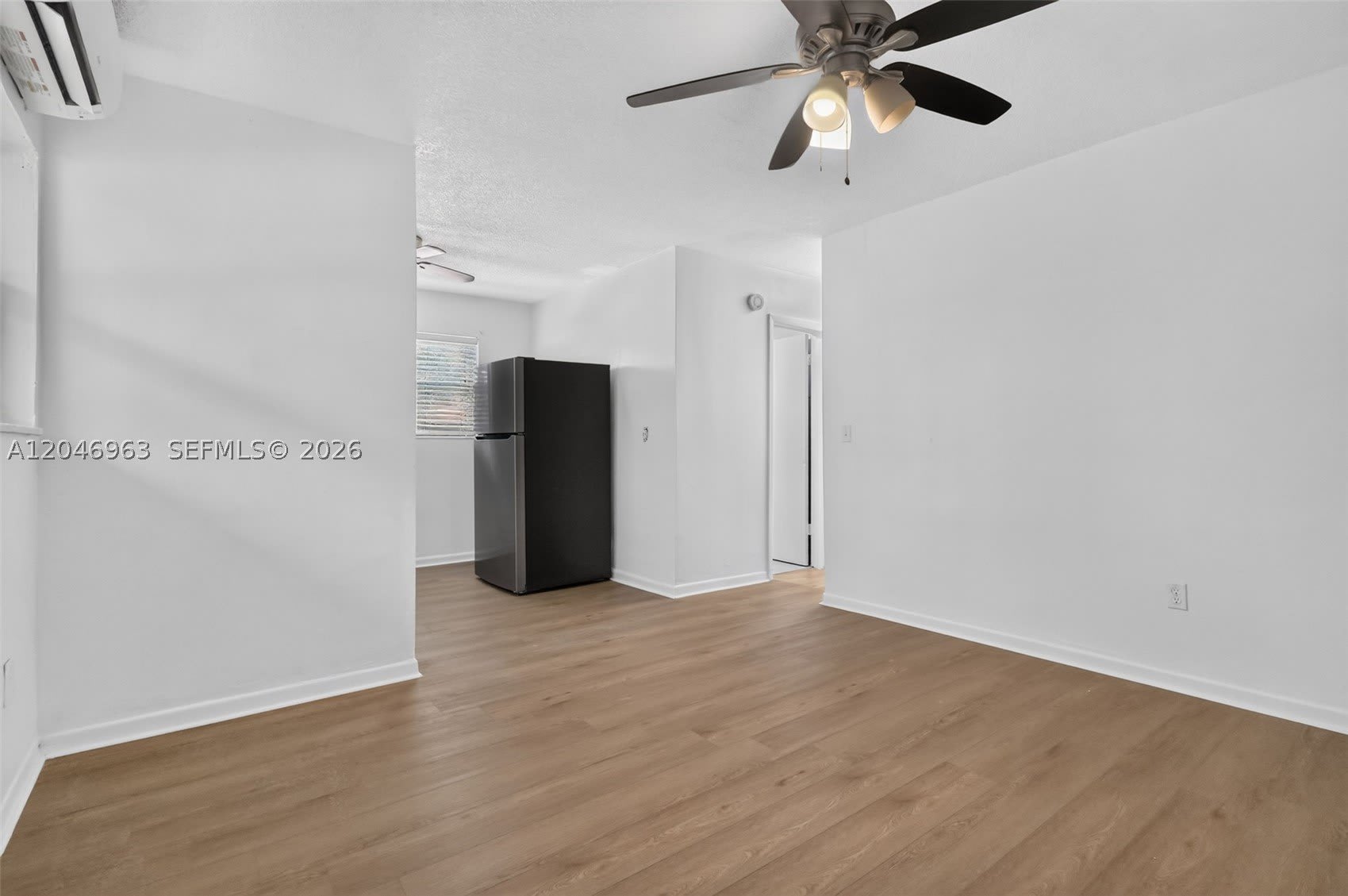 458 SW 9th St – photo 5