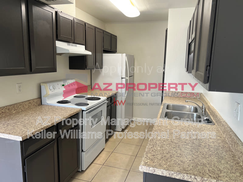 6033 W Golden Ln – photo 3
