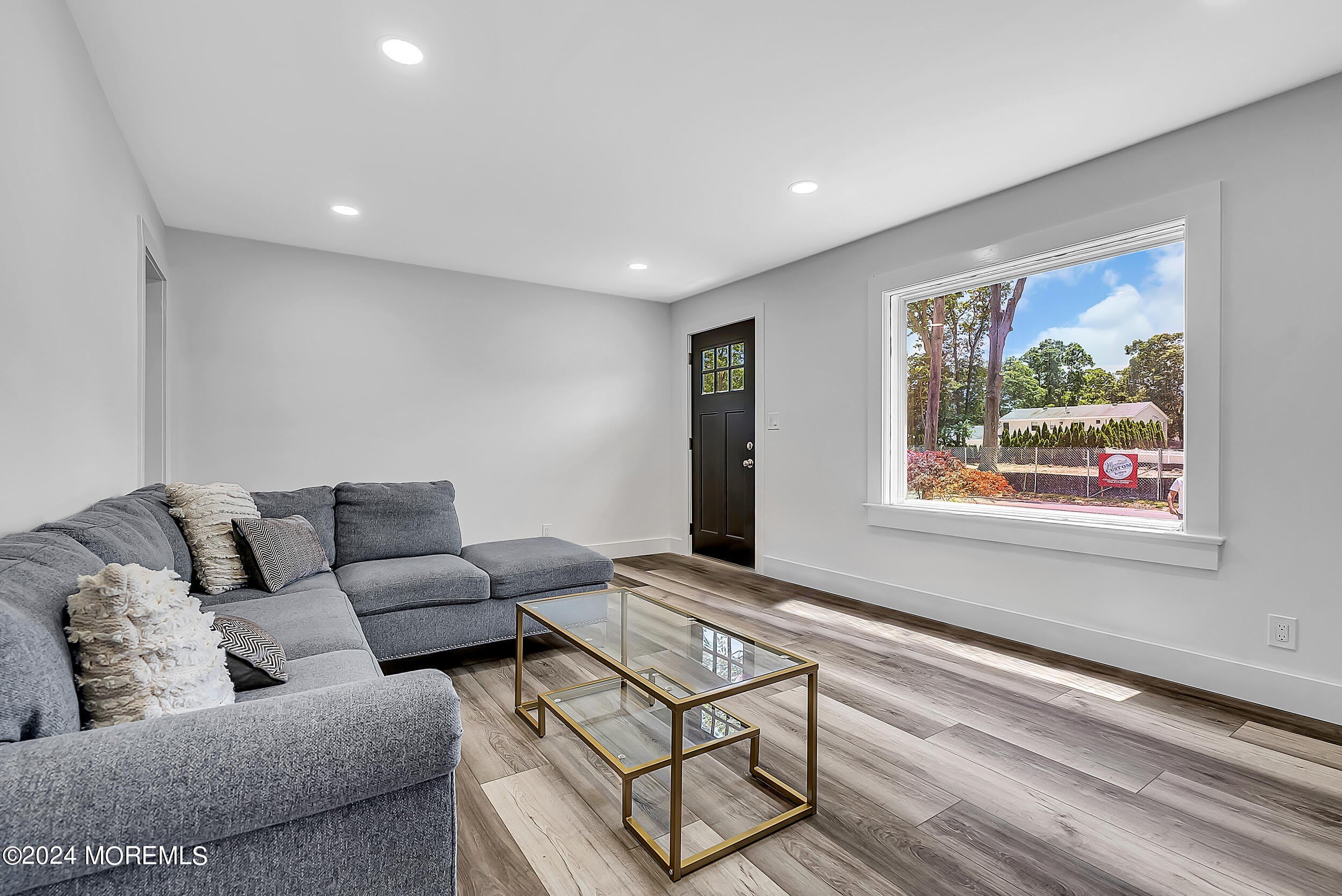 295 Jerome Avenue – photo 4