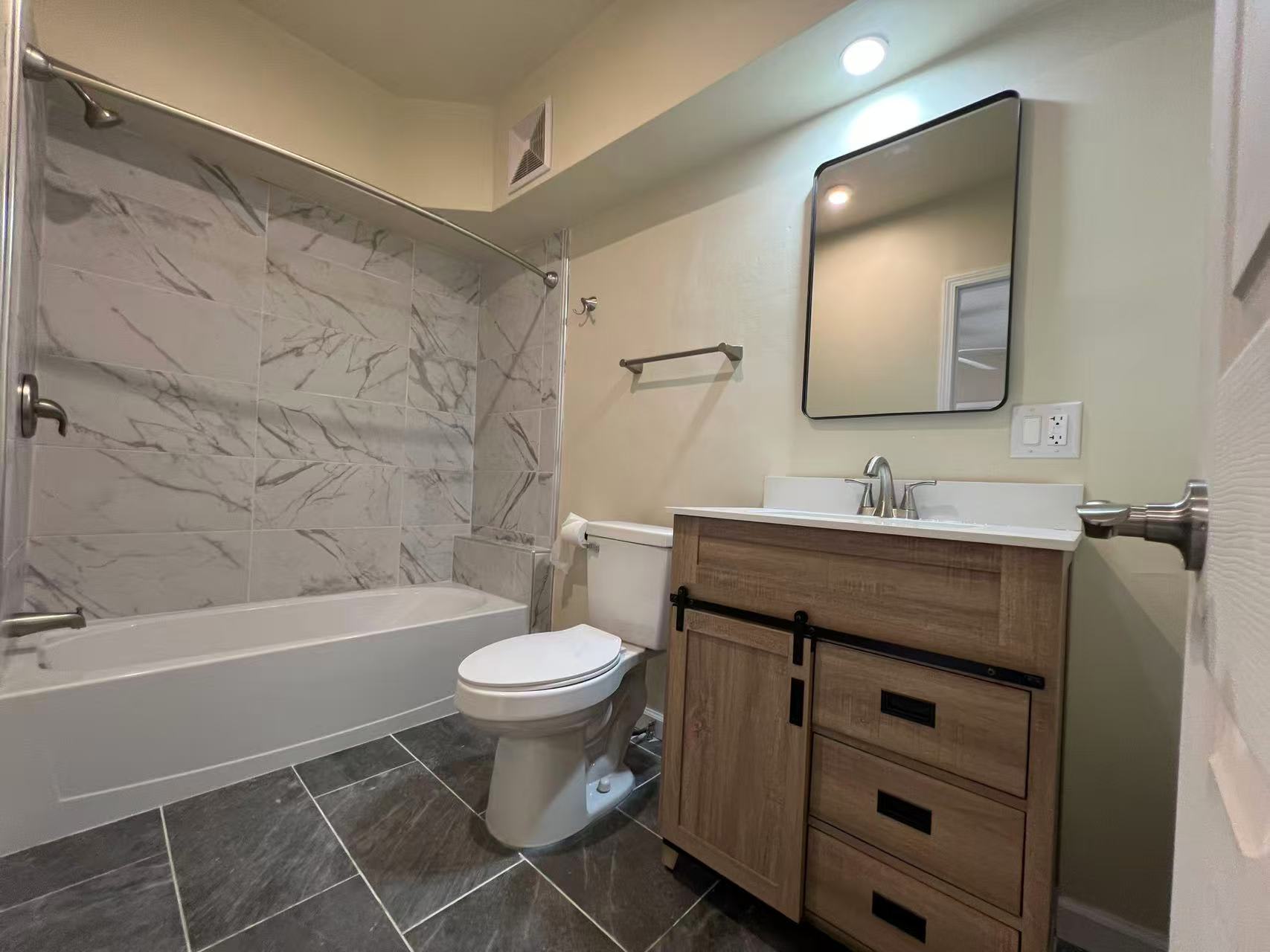 39 S 13th St – photo 1
