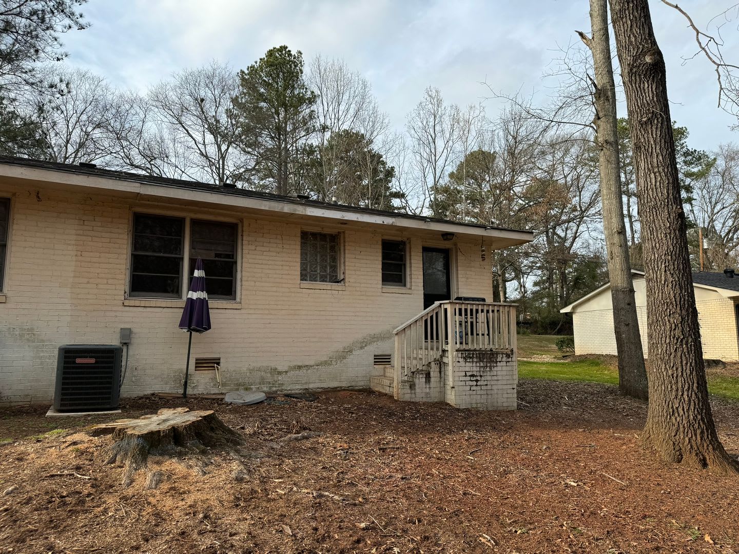 Cute And Quiet West Side Duplex – photo 2