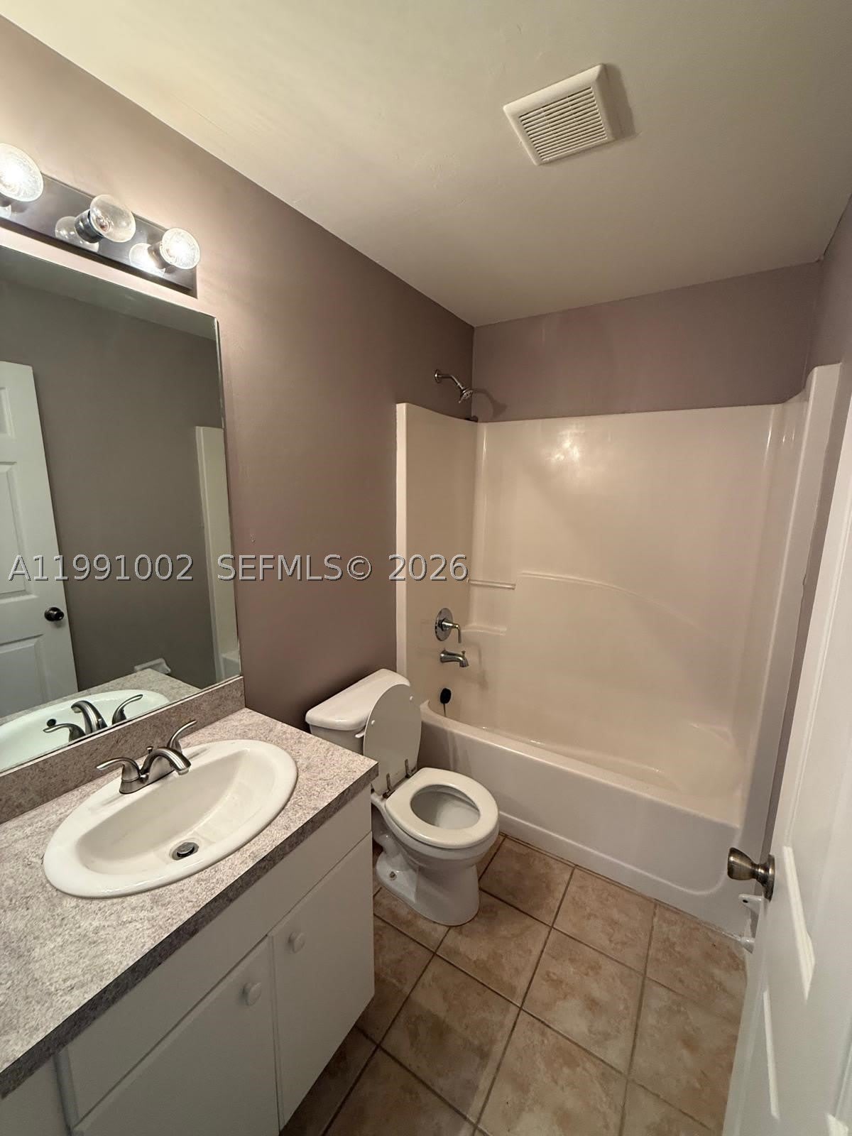 4412 26 Street SW – photo 2