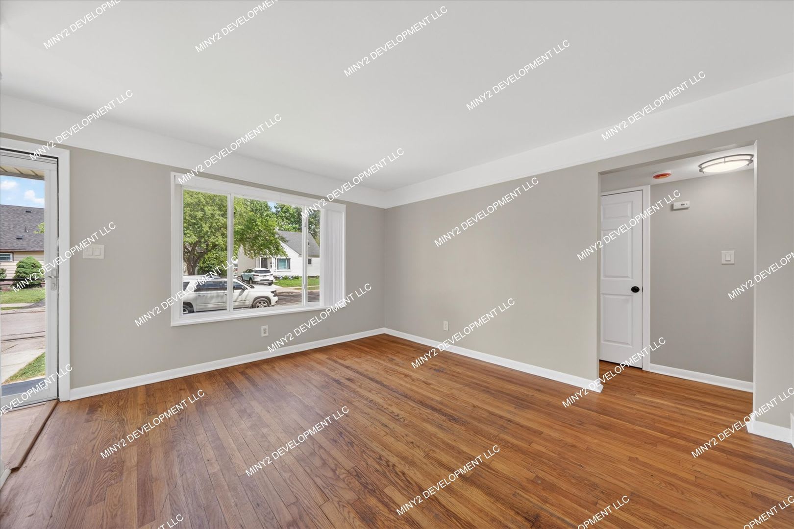 Fully Renovated 3-Bedroom Bungalow in Warren – photo 4