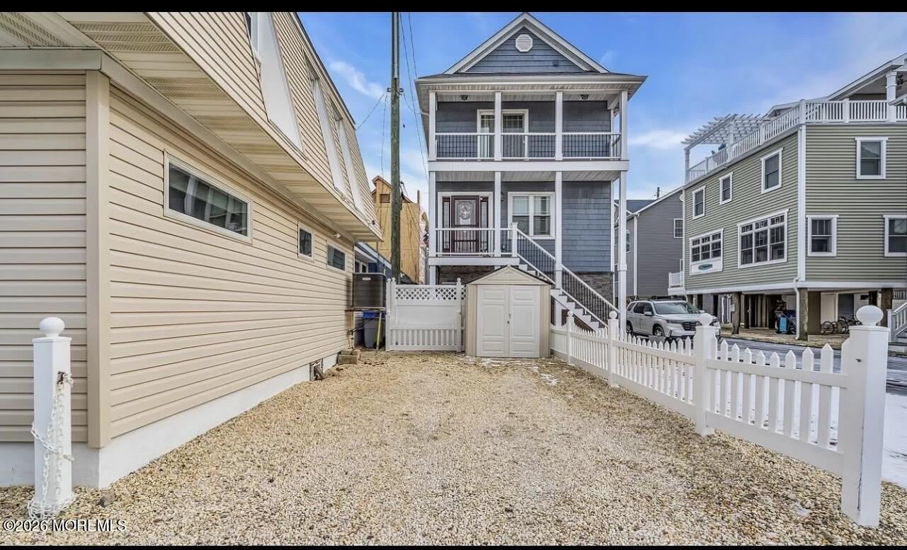 125 Throssell Road – photo 2