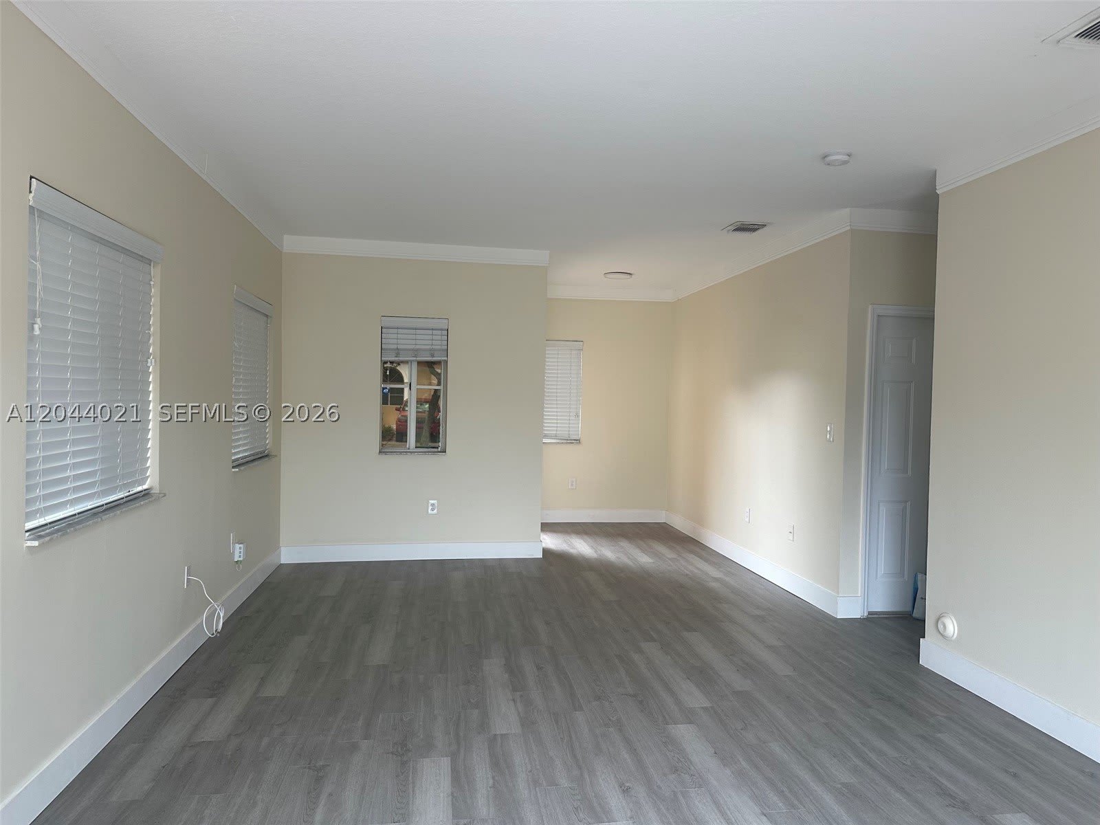 1142 NE 41st Ave – photo 2
