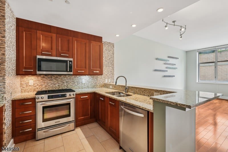 8100 River Rd – photo 5