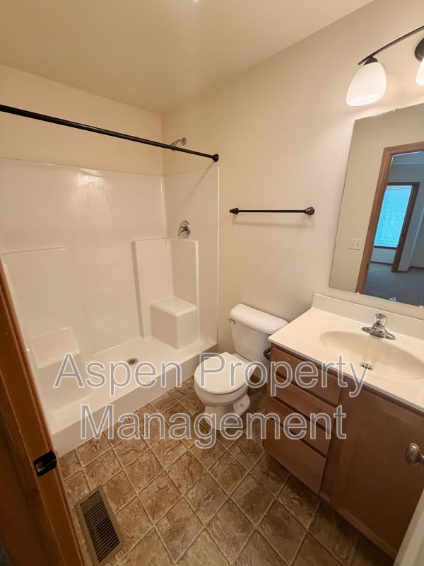 922 Ryan Court – photo 5