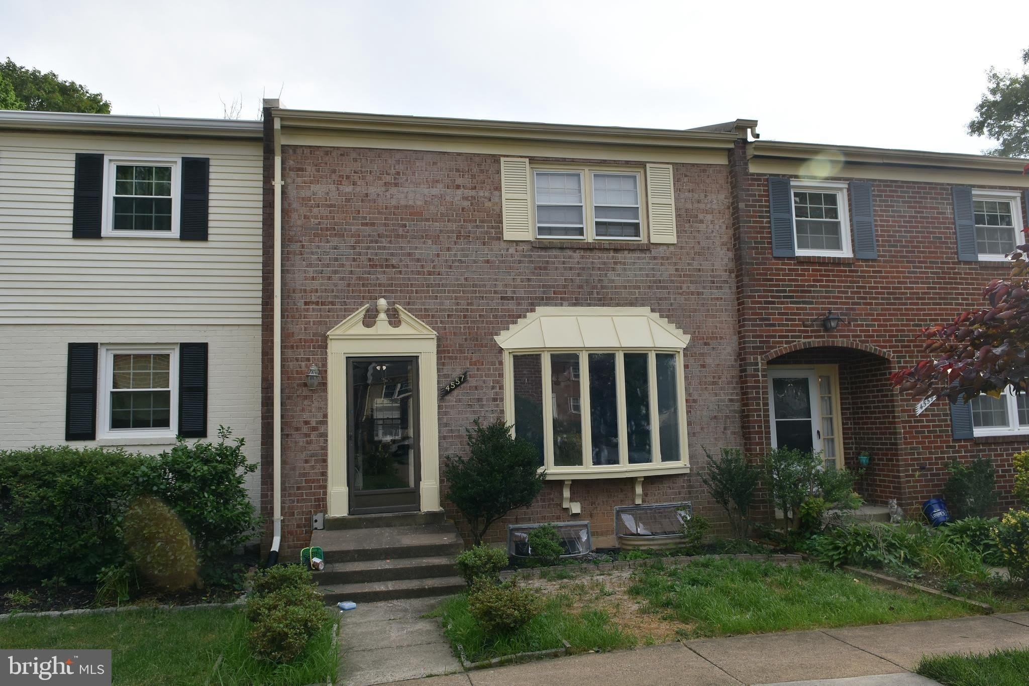 4557 KING EDWARD Court – photo 2