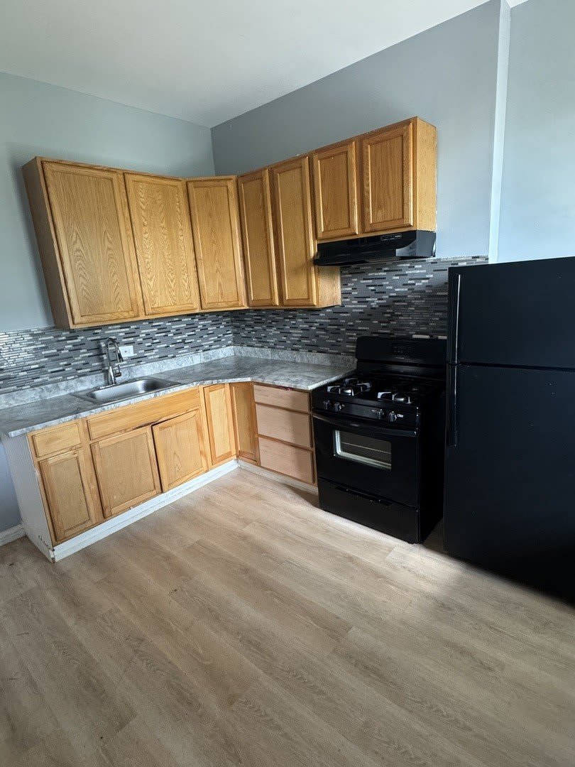1643 S Trumbull Avenue – photo 4