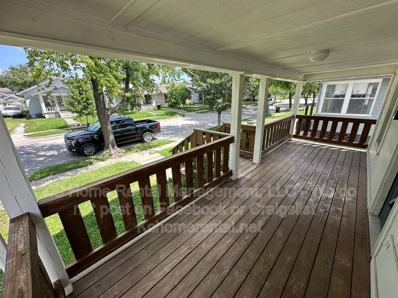 1227 E 22nd Ave – photo 4