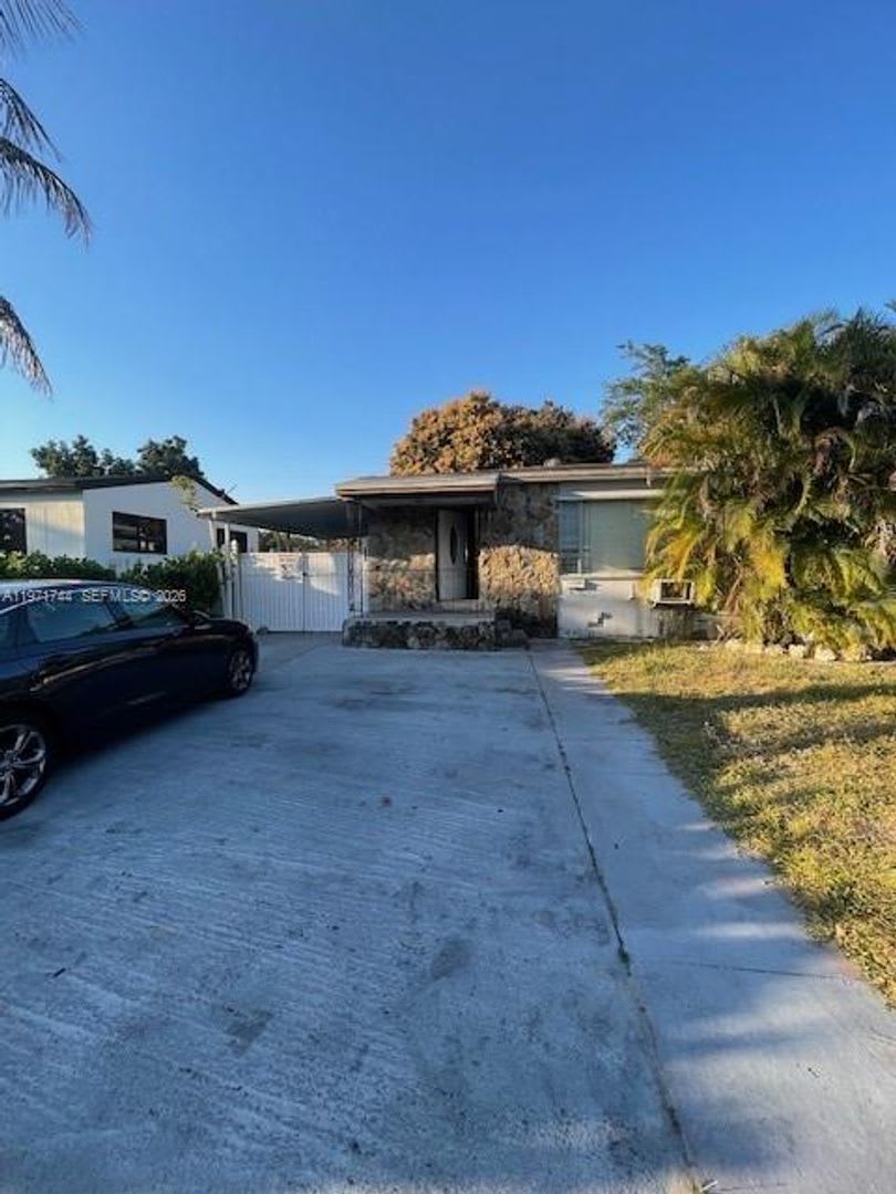 121 NE 169th Terrace, North Miami Beach, FL 33162 – photo 5