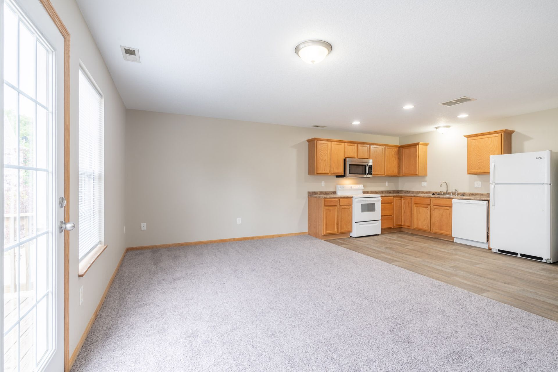 2 Bedroom 2 Bathroom Town House – photo 3