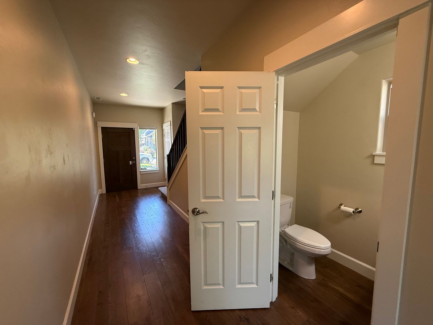 Spacious 4 Bed/ 2.5 Bath Single Family Home – photo 3