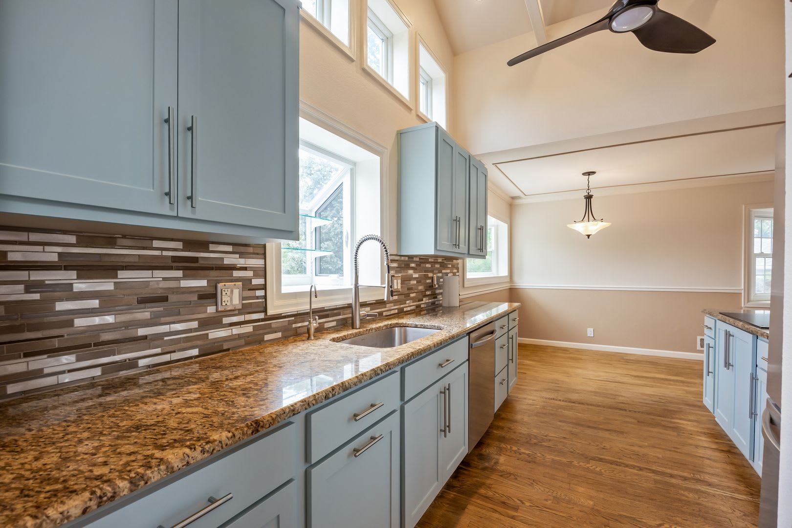 Beautifully Remodeled 4-Bedroom Home with Huge Backyard, New Deck &amp; Views – photo 5