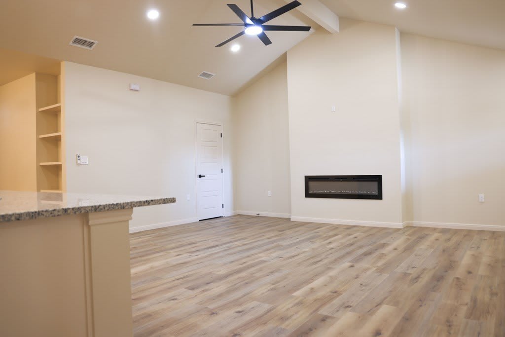2105 Bryant St – photo 4