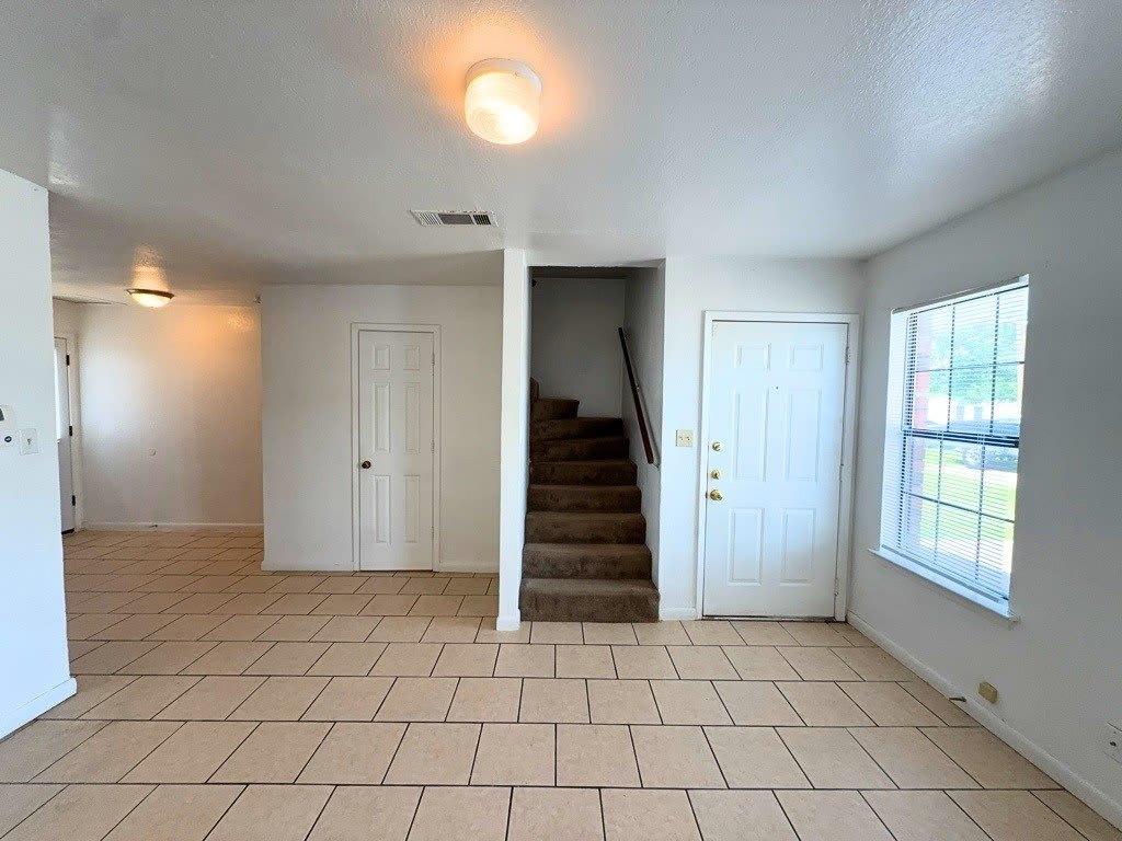 807 W Walnut Street – photo 4