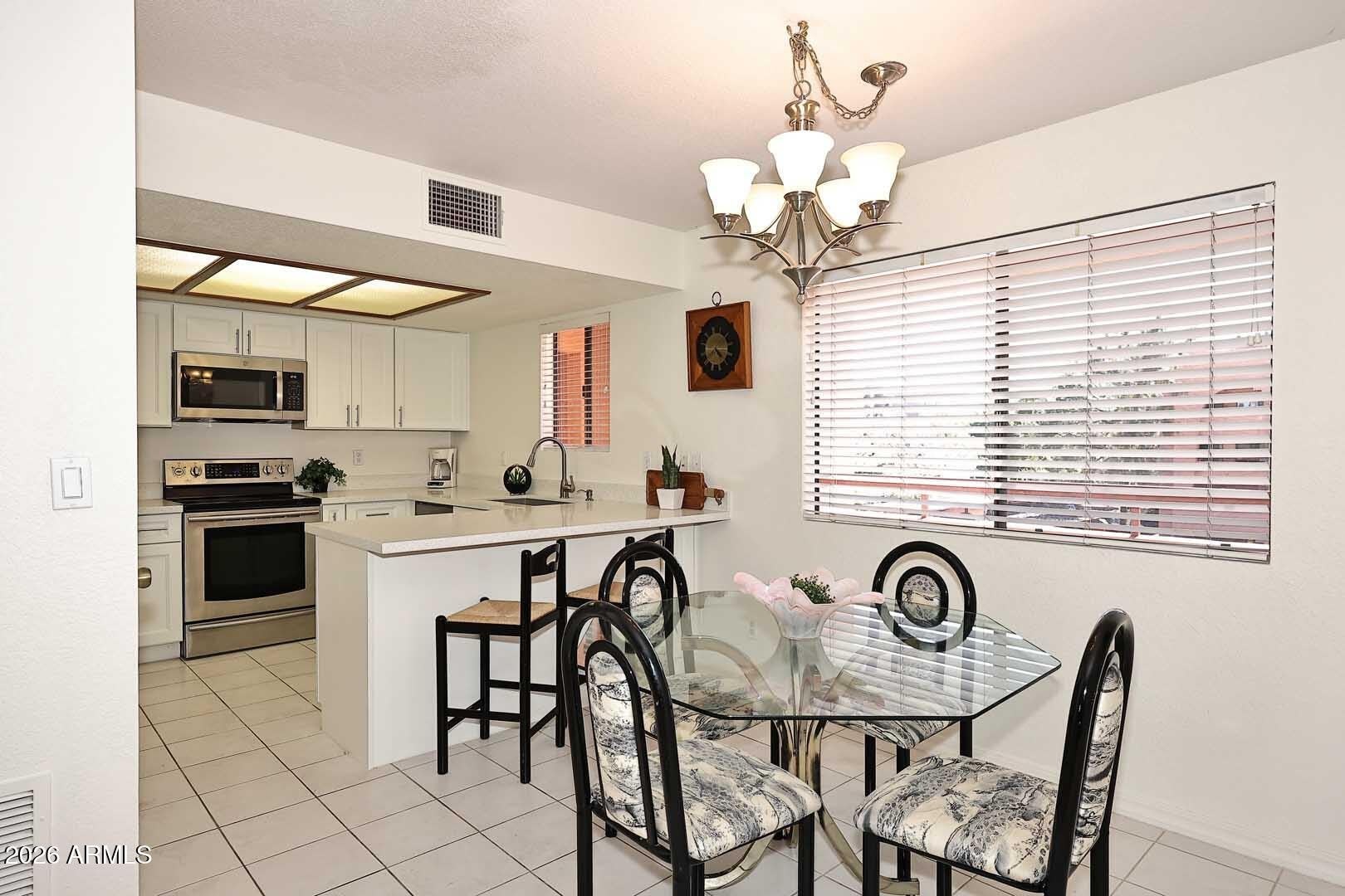 12212 N PARADISE VILLAGE Parkway S – photo 1