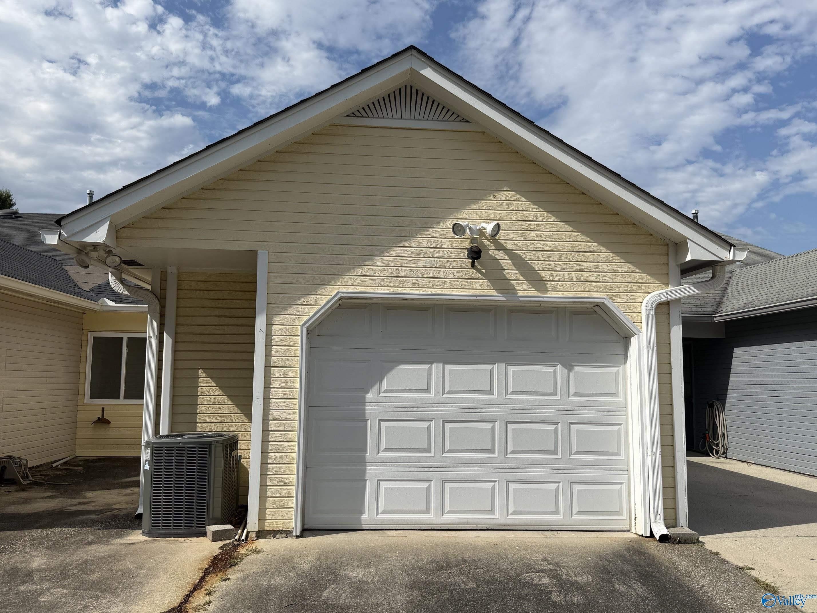 313 Woodridge Drive – photo 2