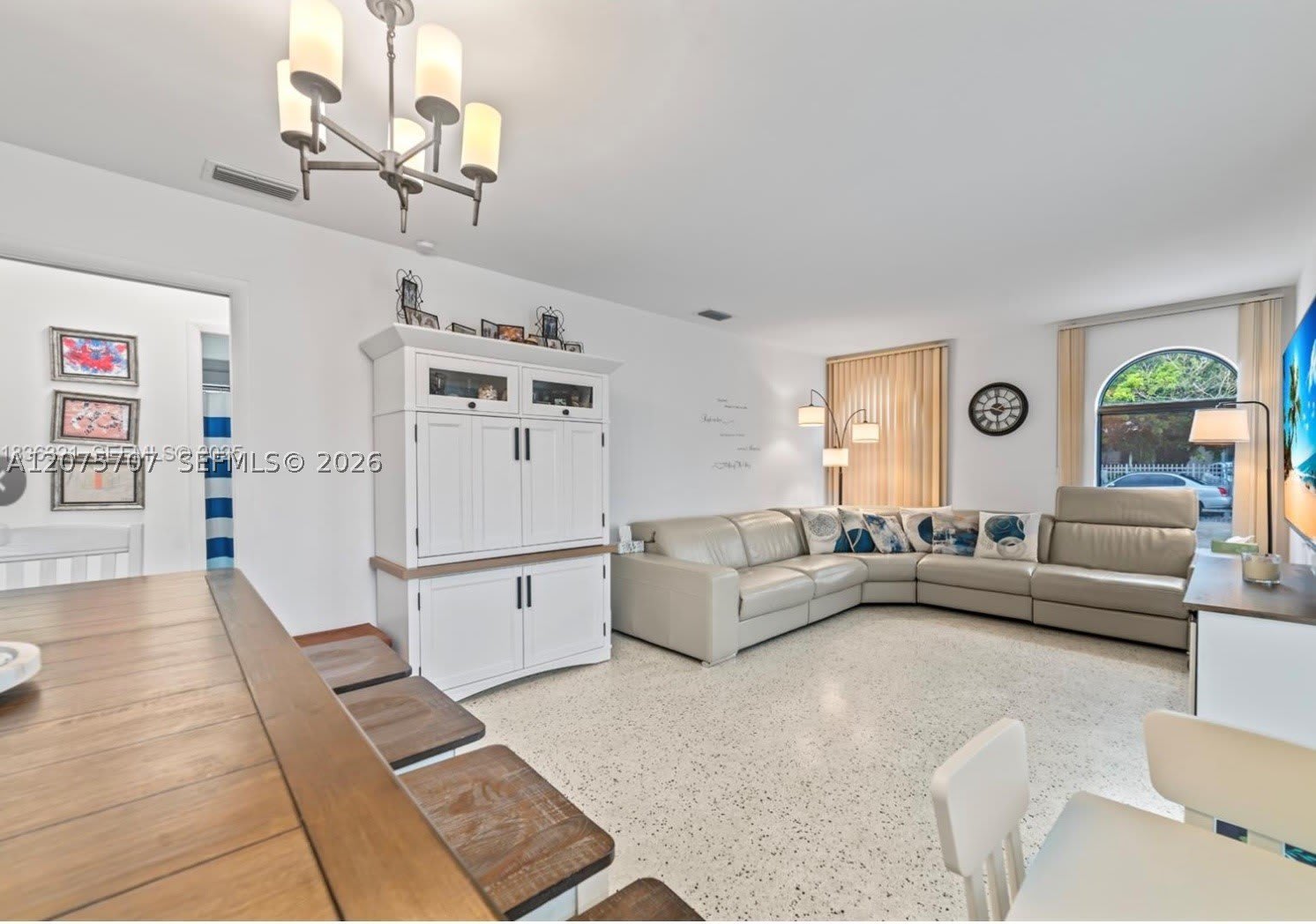 1136 NW 34th Ave – photo 4