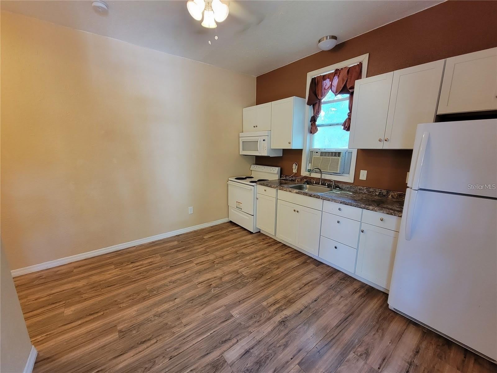 965 NE 2ND Street – photo 2