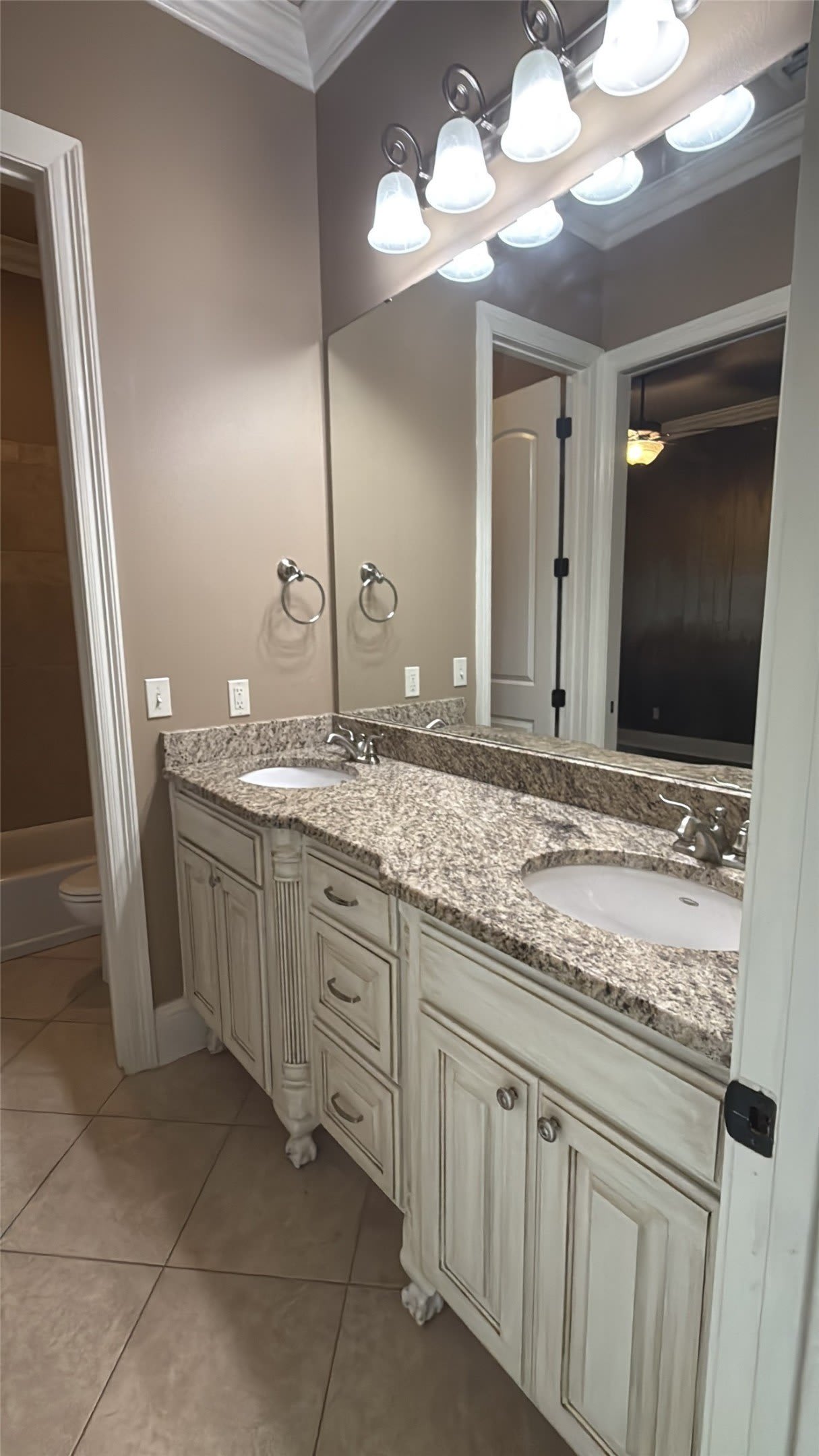 9572 Rochel Drive – photo 1