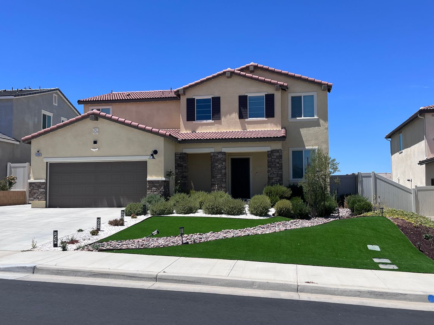 Stunning 4 Bedroom 3 Bath Home – photo 1