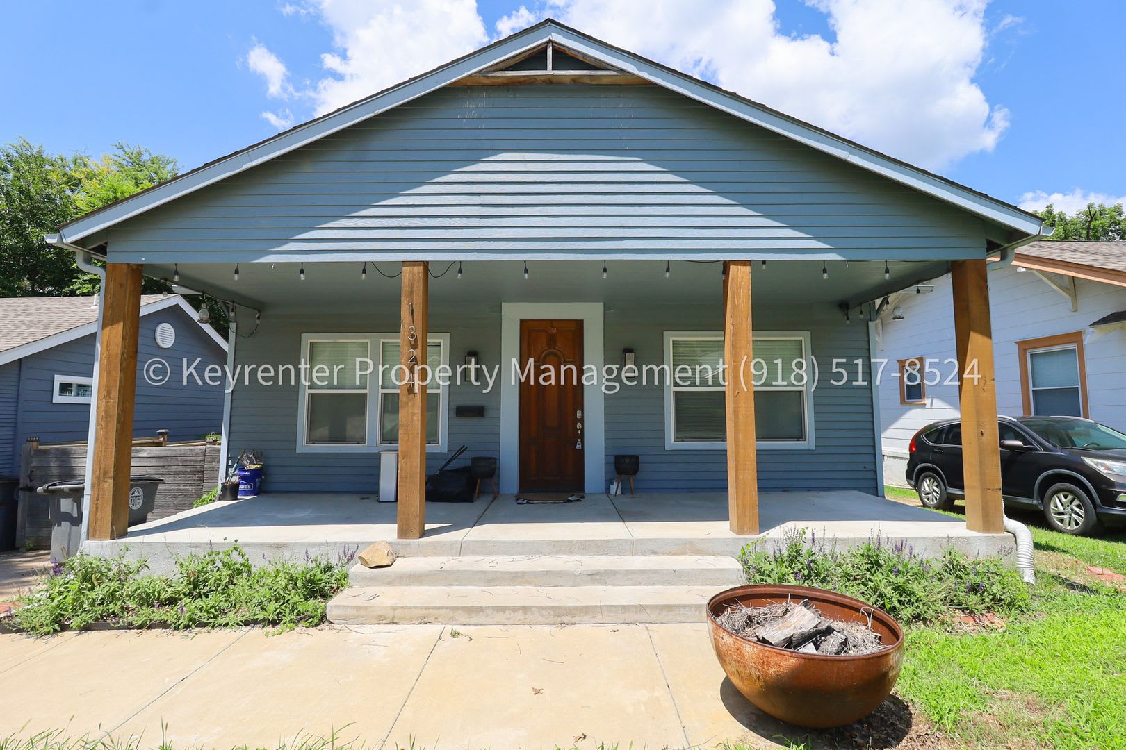 Charming 3 Bed, 2 Bath Bungalow Near Downtown Tulsa! – photo 1