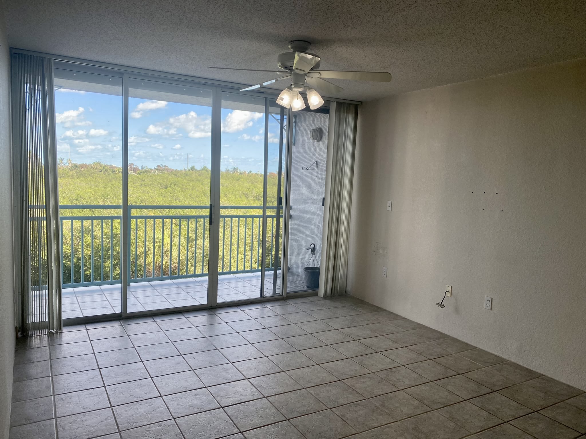 3675 Seaside Dr – photo 4