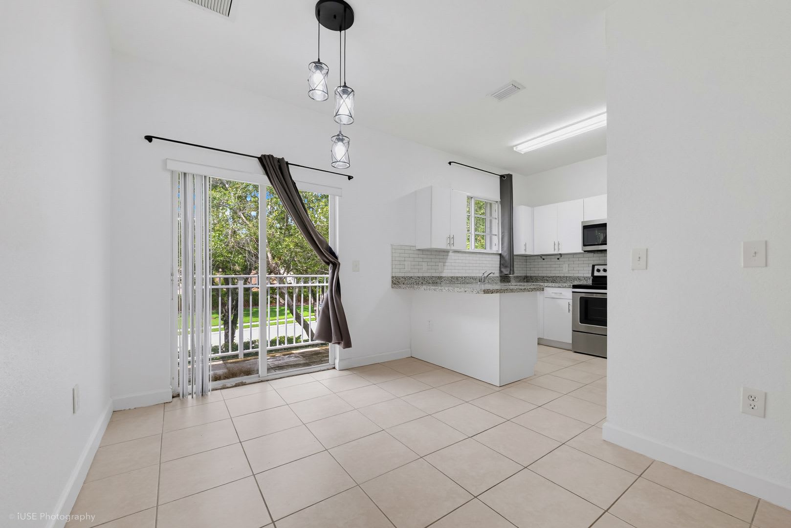 Modern 3 Br 2 Ba Condo In Gated Caribbean Isles Available Now – photo 5