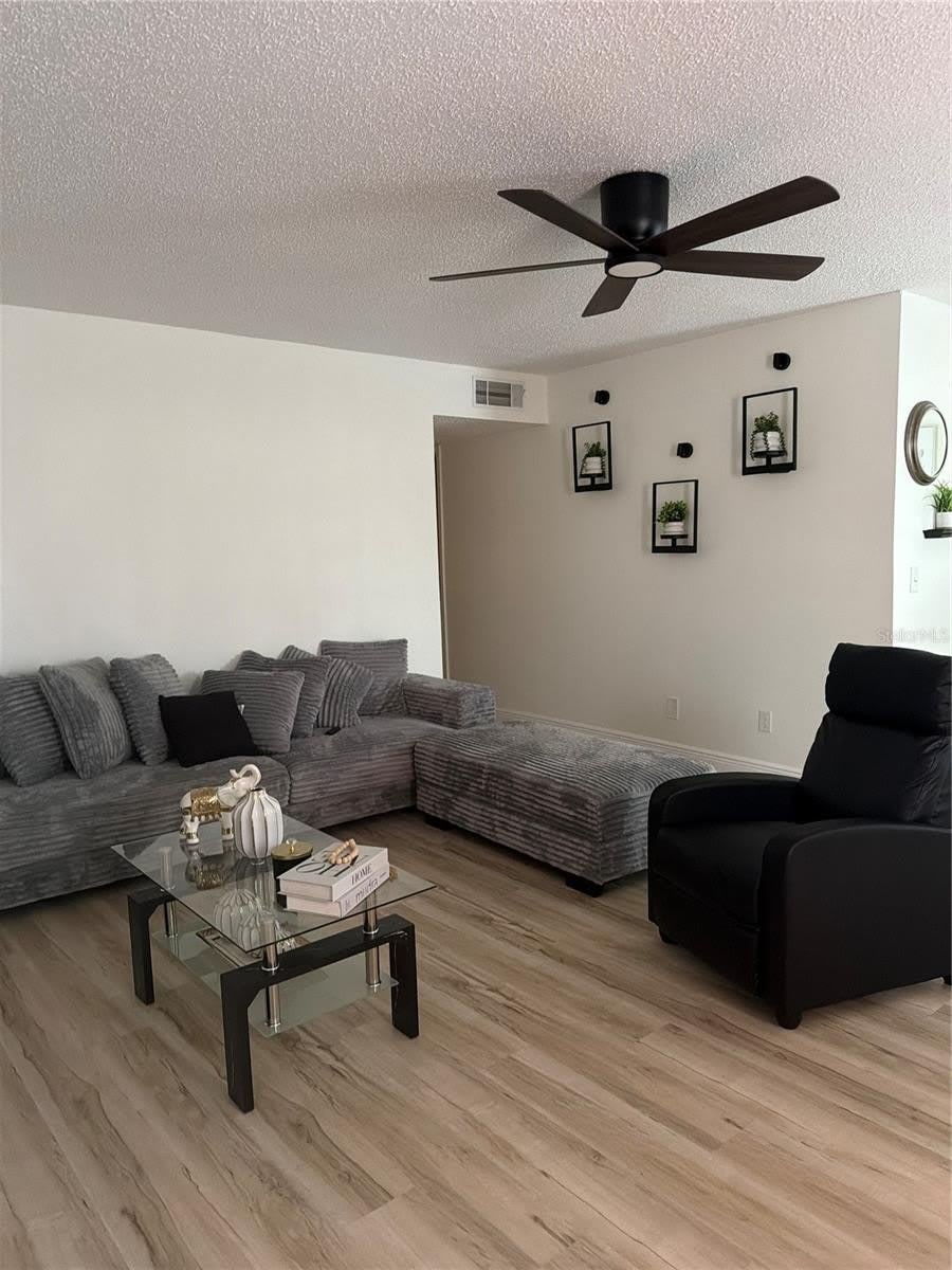 9218 TUDOR Drive – photo 4