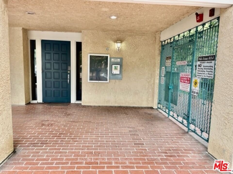 18307 Burbank Blvd – photo 2