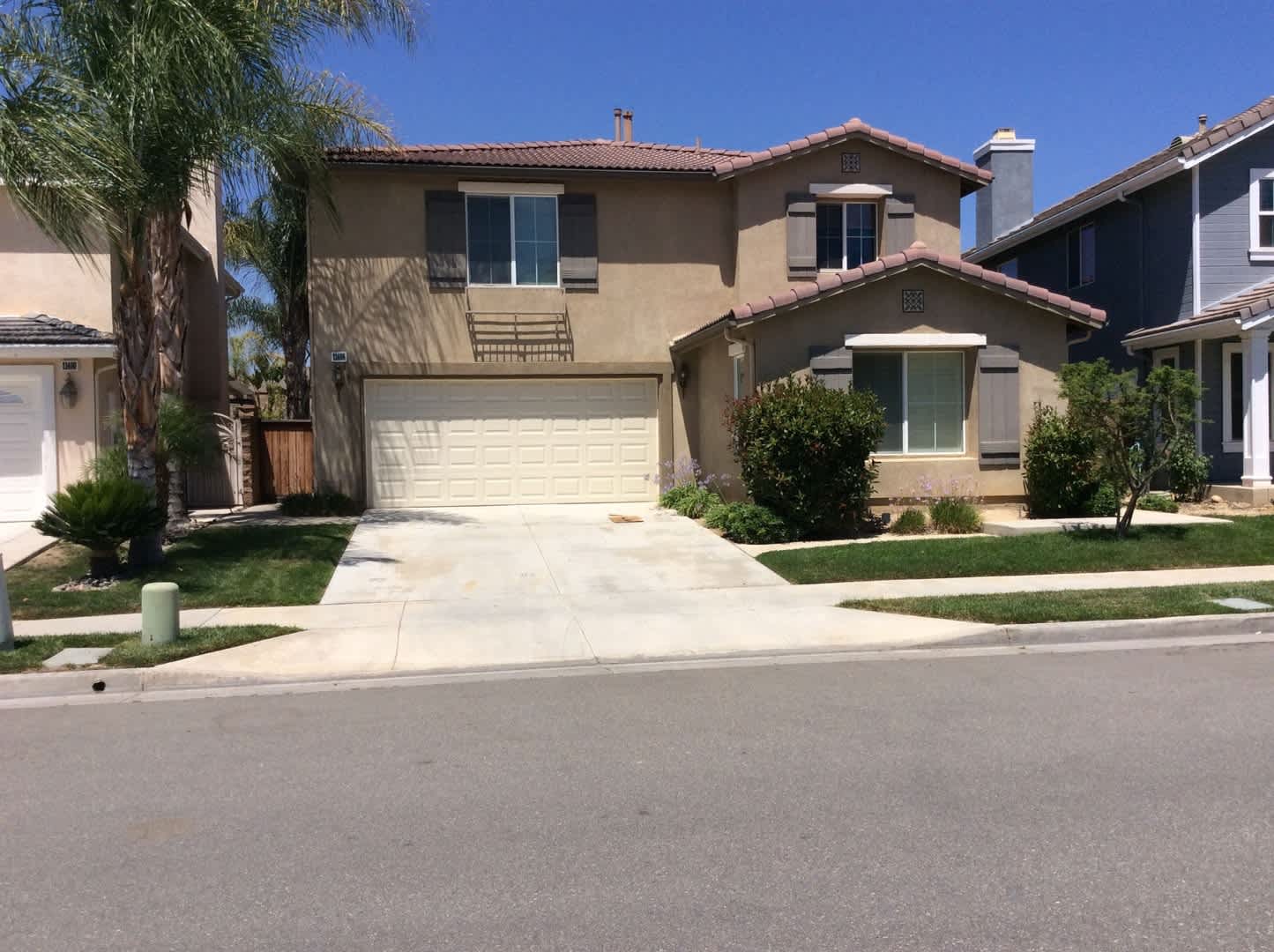 3 Bedroom 2 Bathroom Home in Corona – photo 2
