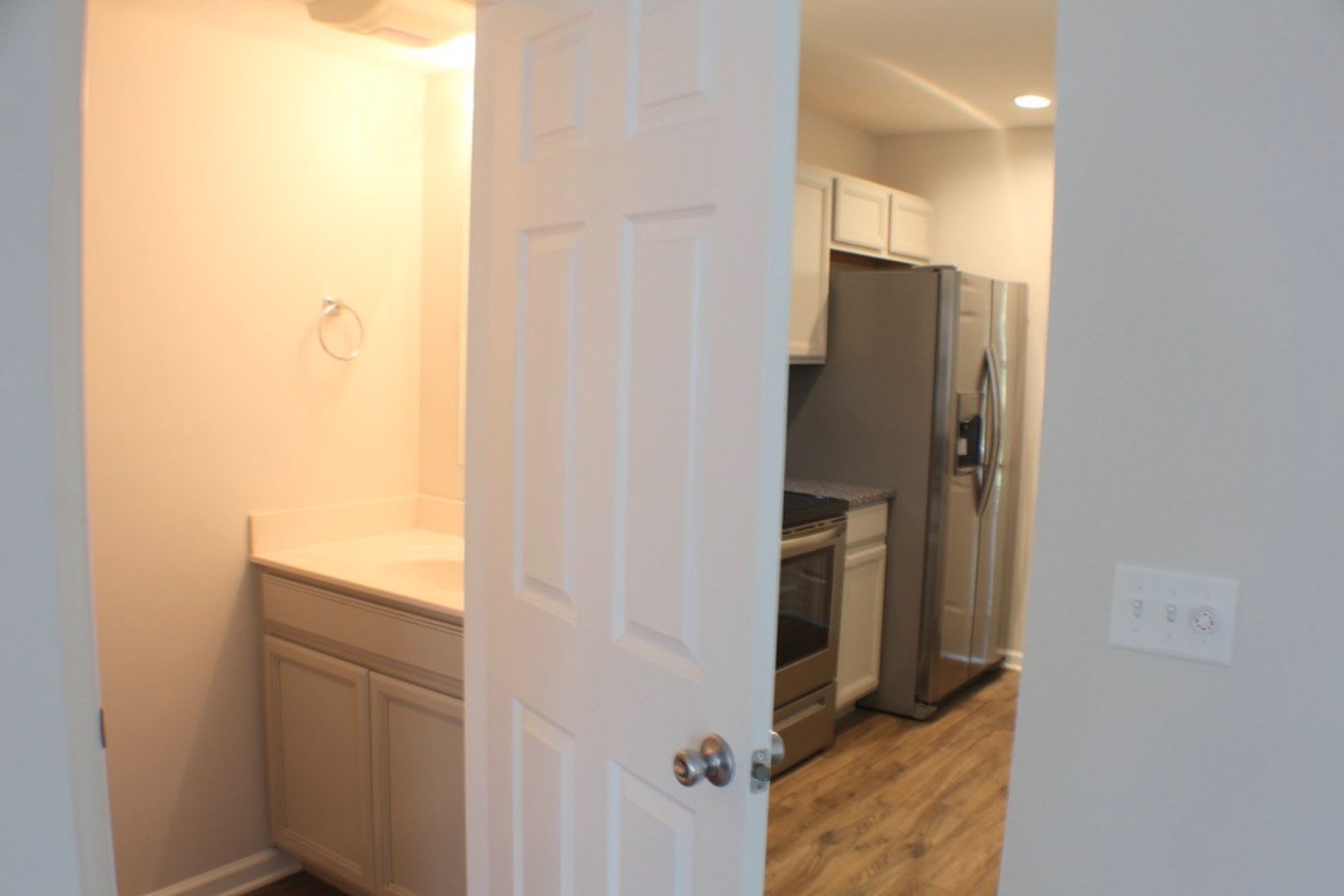 Spacious 3-Bedroom Townhome for Rent – Steps from Sentara RMH! – photo 5