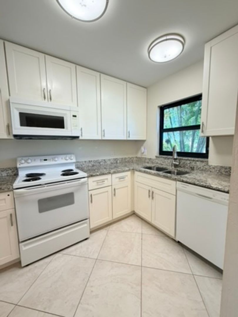26560 Southern Pines Dr #J-103 – photo 5