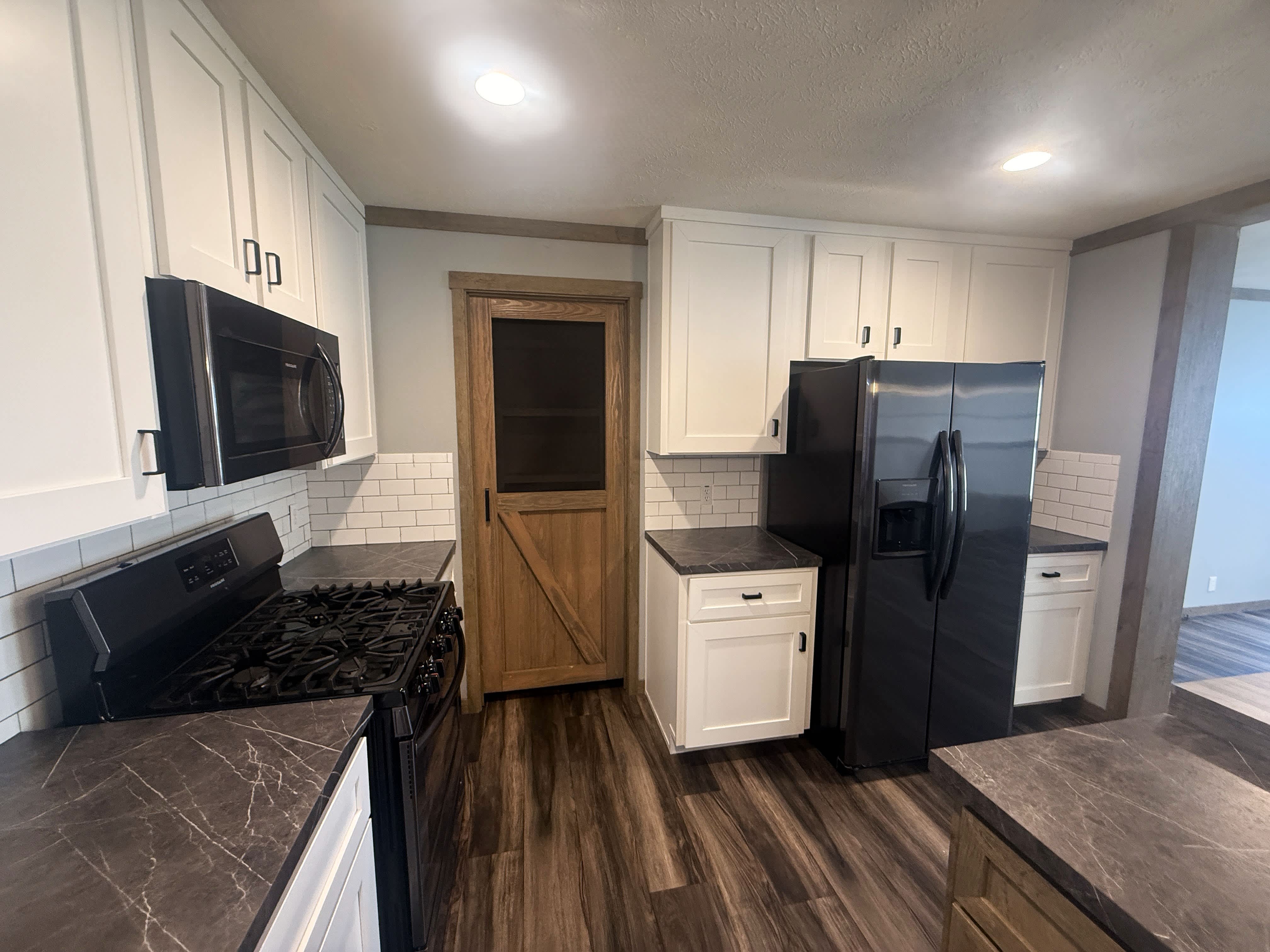 407 E Main Ave. – photo 4
