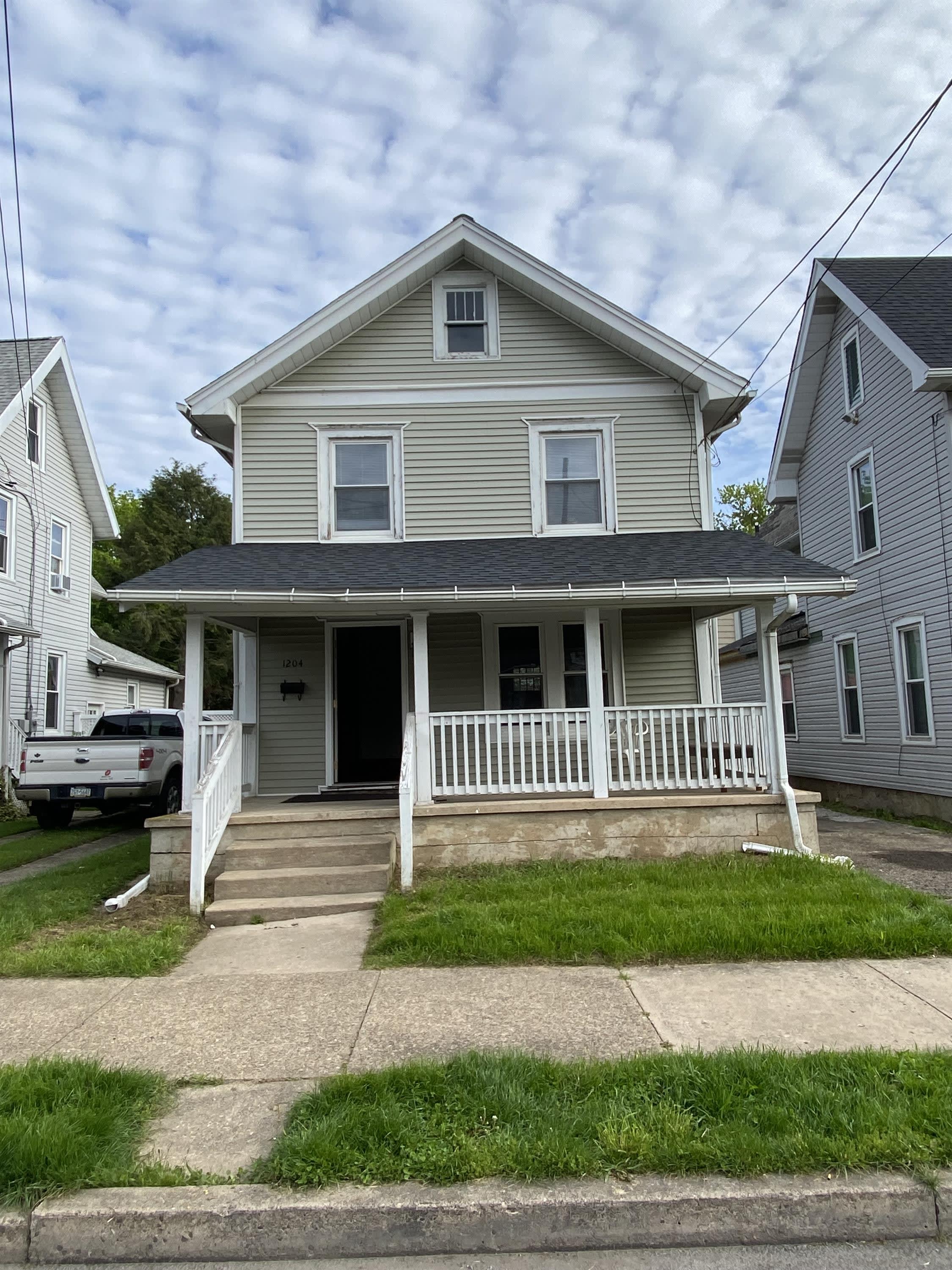 1204 Memorial Avenue – photo 2