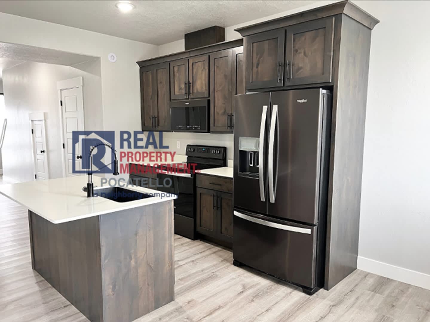 3 Bedroom 2.5 Bathroom Town Home – photo 2