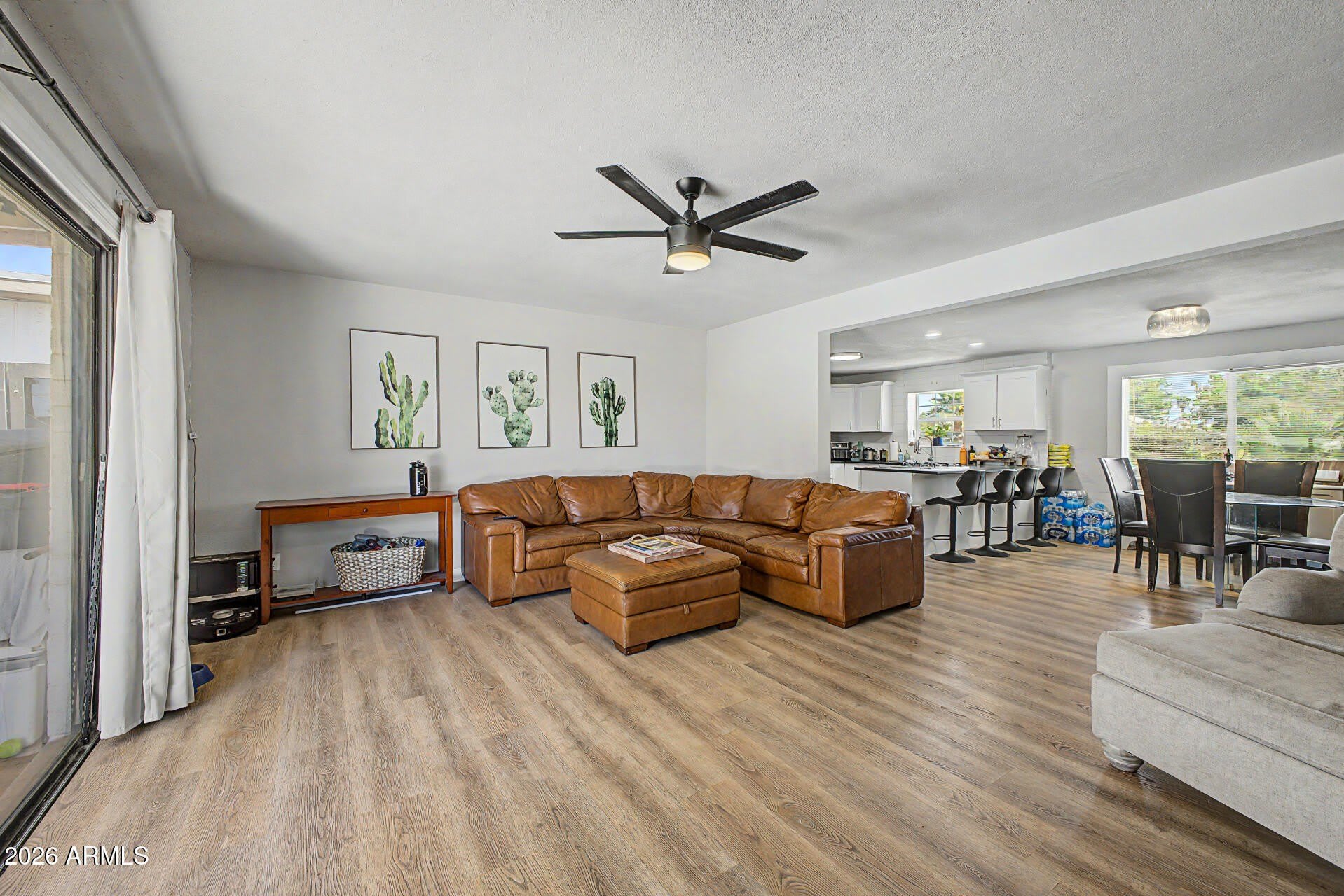 2208 W SAN MIGUEL Avenue – photo 5