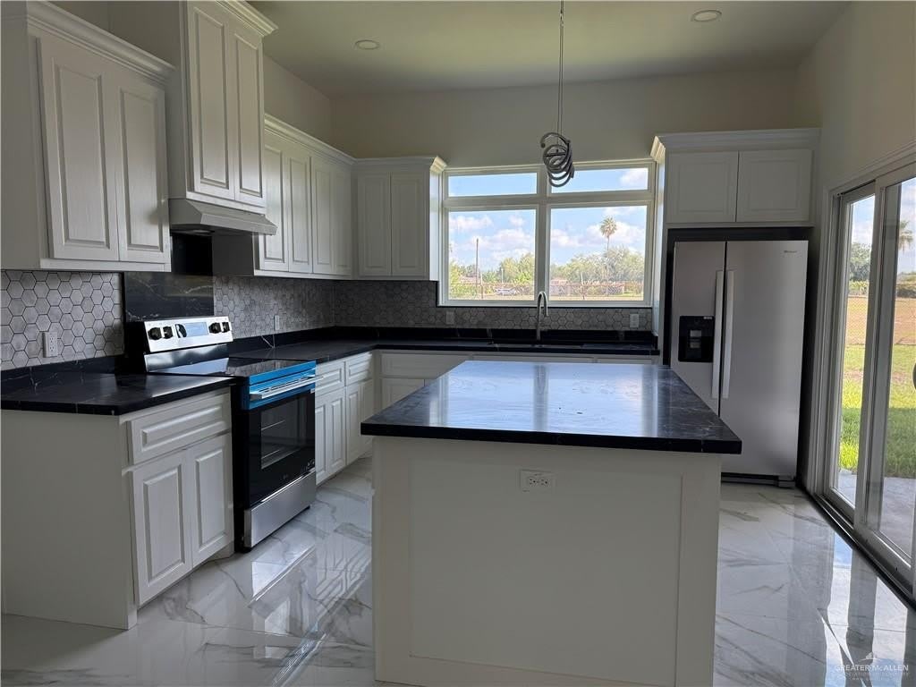 215 Constellation Drive – photo 5