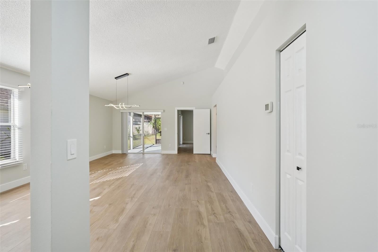 123 EDGEWATER CIR – photo 5